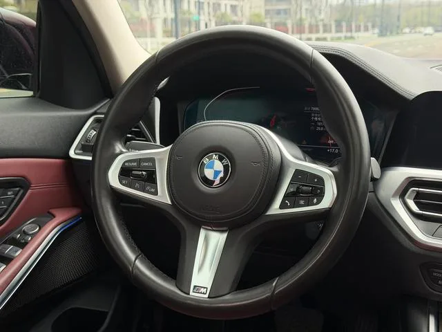 BMW 3 Series 2021 325Li M Conjunto deportivo interior foto 11 BMW 3 Series 2021 325Li M Conjunto deportivo interior foto 11