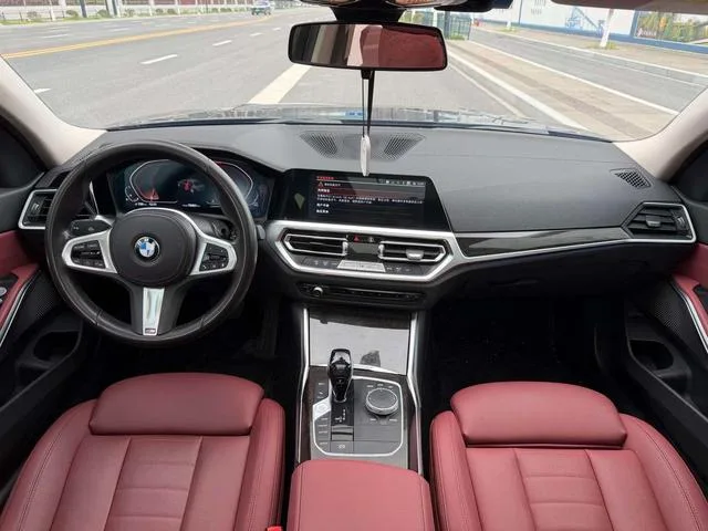 BMW 3 Series 2021 325Li M Conjunto deportivo interior foto 12 BMW 3 Series 2021 325Li M Conjunto deportivo interior foto 12