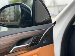 BMW X3 2019 xDrive28i Luxury Set interior photo 13 BMW X3 2019 xDrive28i Luxury Set interior photo 13