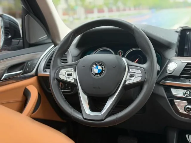 BMW X3 2019 xDrive28i Luxury Set interior photo 15 BMW X3 2019 xDrive28i Luxury Set interior photo 15