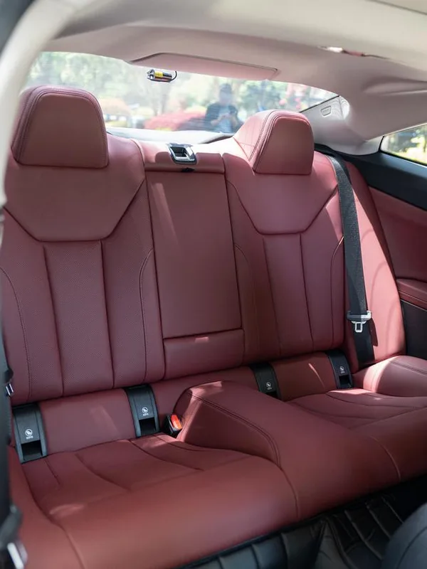 BMW 4 Series 2023 425i M Conjunto deportivo interior foto 10 BMW 4 Series 2023 425i M Conjunto deportivo interior foto 10