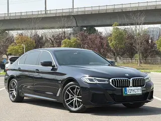 BMW 5 Series 2022 Segundo cambio 535Le M Conjunto deportivo exterior foto 5