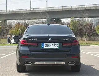 BMW 5 Series 2022 Segundo cambio 535Le M Conjunto deportivo exterior foto 6