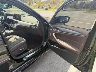BMW 5 Series 2022 Segundo cambio 535Le M Conjunto deportivo interior foto 10