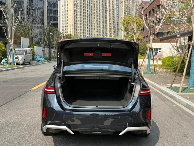BMW i5 2025 eDrive40L M Sports suit exterior photo 5 BMW i5 2025 eDrive40L M Sports suit exterior photo 5