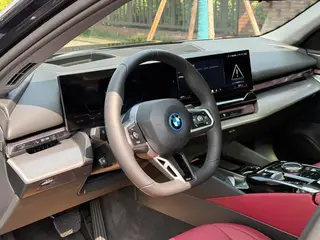 BMW i5 2025 eDrive40L M Sports suit exterior photo 6 BMW i5 2025 eDrive40L M Sports suit exterior photo 6