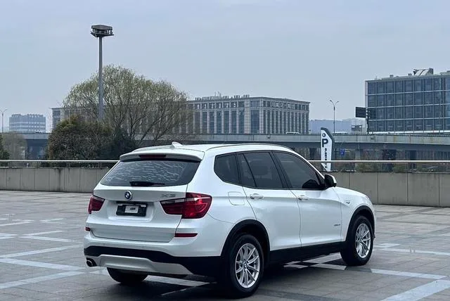 BMW X3 2016 sDrive20i interior photo 8
