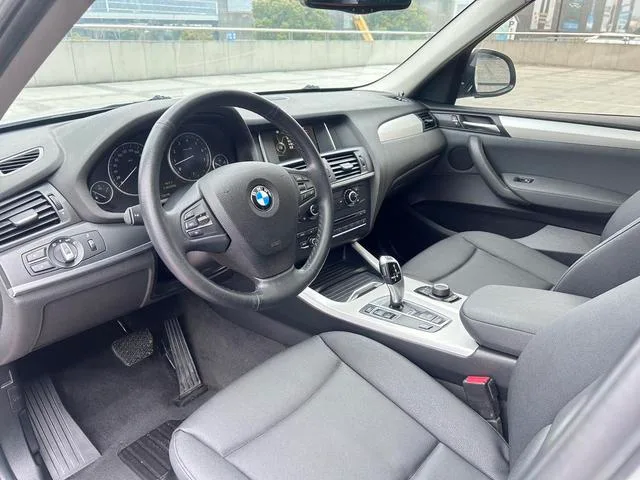 BMW X3 2016 sDrive20i interior photo 9