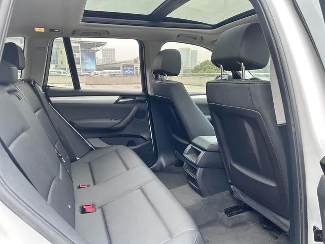 BMW X3 2016 sDrive20i interior photo 12