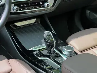 BMW X3 2021 xDrive25i M Sports suit interior photo 15