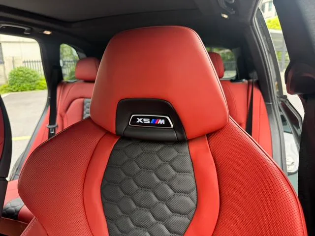 BMW X5 M 2023 X5 M Version Thunder intérieur photo 10