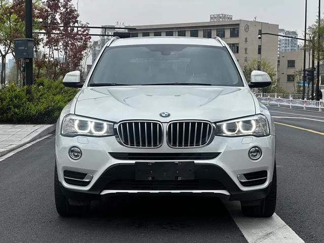 BMW X3 2014 xDrive20i X Traje de diseño exterior foto 3 BMW X3 2014 xDrive20i X Traje de diseño exterior foto 3