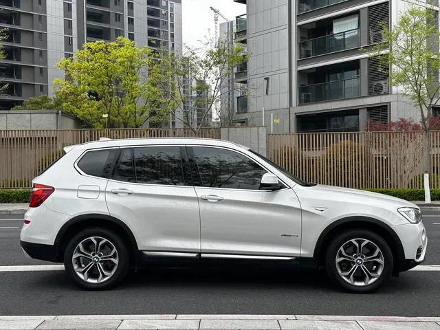 BMW X3 2014 xDrive20i X Traje de diseño exterior foto 4 BMW X3 2014 xDrive20i X Traje de diseño exterior foto 4