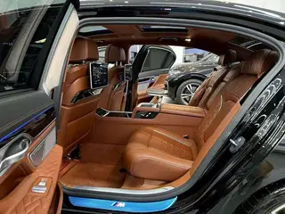 BMW 7 Series 2019 740Li xDrive Administrative M Sports suit exterior photo 5