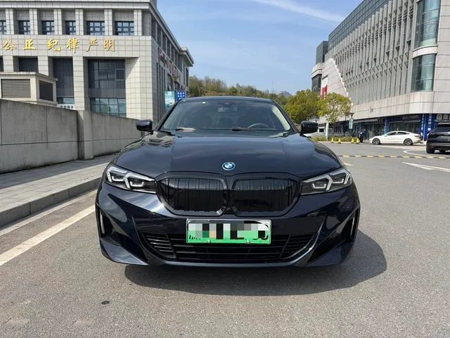 BMW i3 2022 eDrive35L exterior foto 2