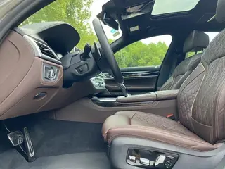 BMW 7 Series 2019 740Li Leading Type M Sports suit exterior photo 3