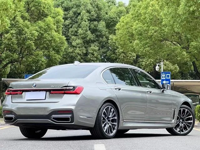 BMW 7 Series 2019 740Li Leading Type M Sports suit interior photo 9