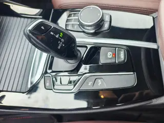 BMW X3 2018 xDrive25i Luxury Set Country VI interior photo 17