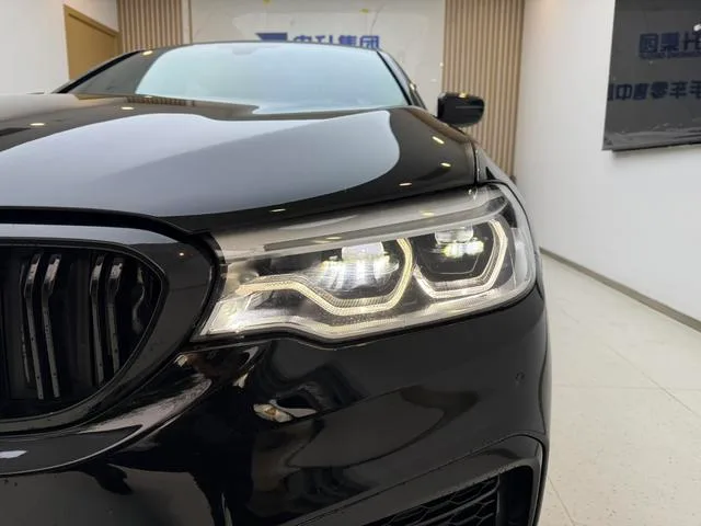 BMW 5 Series 2020 530Li Премиум-класса M Спортивный костюм экстерьер фото 4