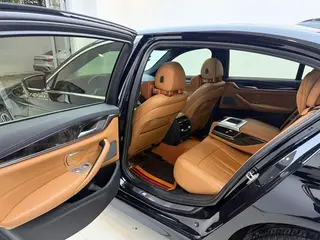 BMW 5 Series 2020 530Li Премиум-класса M Спортивный костюм интерьер фото 11