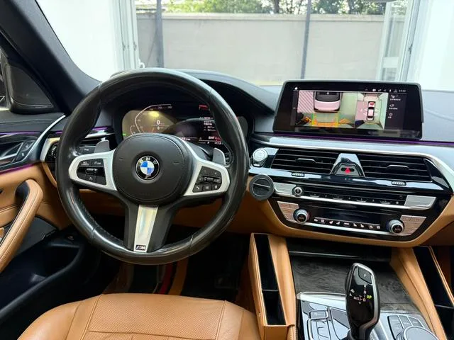 BMW 5 Series 2020 530Li Премиум-класса M Спортивный костюм интерьер фото 15