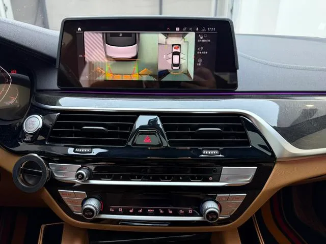 BMW 5 Series 2020 530Li Премиум-класса M Спортивный костюм интерьер фото 18