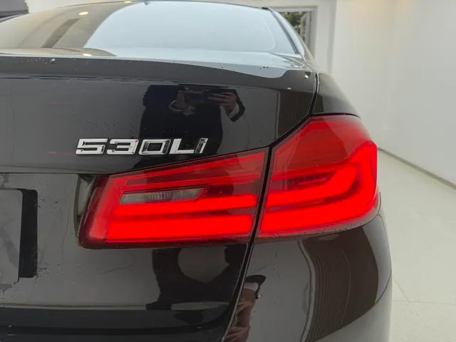 BMW 5 Series 2020 530Li Премиум-класса M Спортивный костюм интерьер фото 20