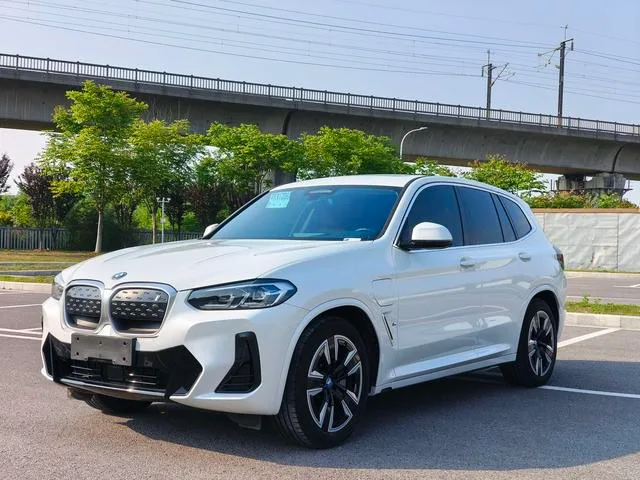 BMW iX3 2024 Líder exterior foto 1 BMW iX3 2024 Líder exterior foto 1