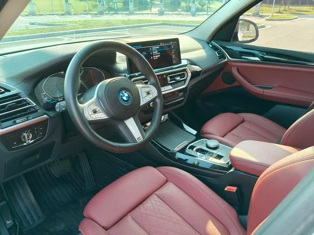 BMW iX3 2024 Líder exterior foto 9 BMW iX3 2024 Líder exterior foto 9