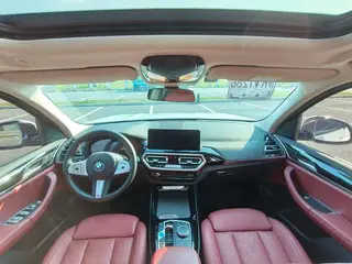 BMW iX3 2024 Líder interior foto 16 BMW iX3 2024 Líder interior foto 16