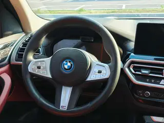 BMW iX3 2024 Líder interior foto 17 BMW iX3 2024 Líder interior foto 17