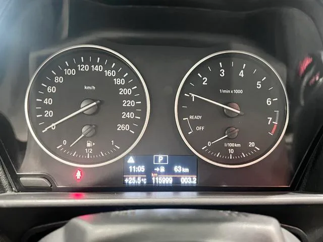 BMW 2 Series 2017 220i Convertible Coupe Leading Type interior photo 8 BMW 2 Series 2017 220i Convertible Coupe Leading Type interior photo 8