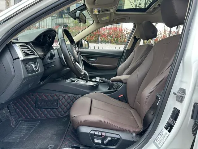 BMW 3 Series 2019 320Li M Ensemble de luxe extérieur photo 8