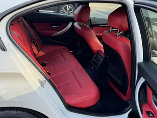 BMW 3 Series 2017 320i M Спортивный интерьер фото 10