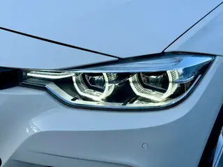 BMW 3 Series 2017 320i M Спортивный интерьер фото 15