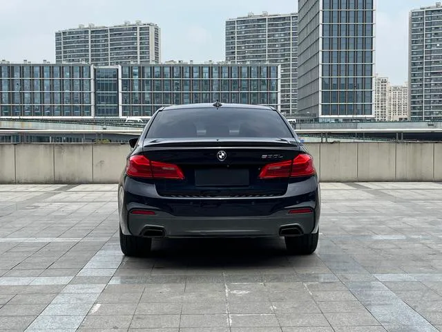 BMW 5 Series 2019 530Li Líder M Conjunto deportivo exterior foto 5