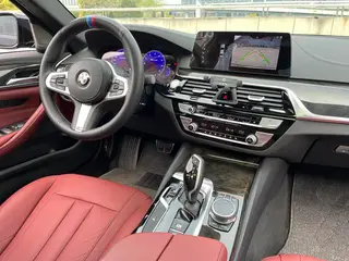 BMW 5 Series 2019 530Li Líder M Conjunto deportivo interior foto 10