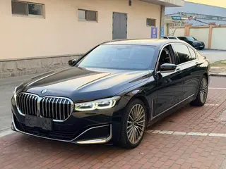 BMW 7 Series 2021 740Li Tipo de lujo Traje de lujo