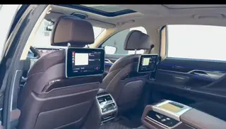 BMW 7 Series 2021 740Li Tipo de lujo Traje de lujo interior foto 7