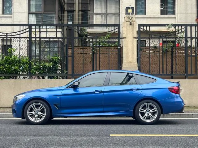 BMW 3 Series GT 2020 320i M Ensemble de sport intérieur photo 7