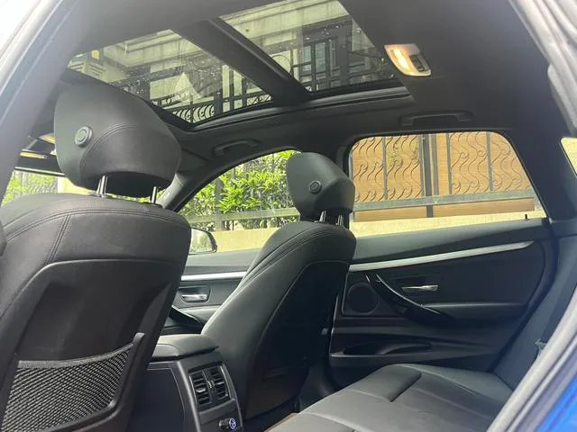 BMW 3 Series GT 2020 320i M Ensemble de sport intérieur photo 9