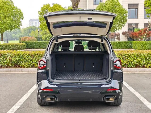 BMW X3 2023 xDrive30i Leading Type M Obsidian Night Suit exterior photo 9 BMW X3 2023 xDrive30i Leading Type M Obsidian Night Suit exterior photo 9