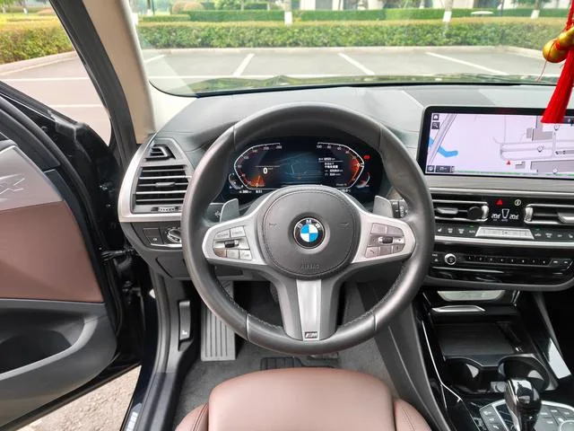 BMW X3 2023 xDrive30i Leading Type M Obsidian Night Suit interior photo 14 BMW X3 2023 xDrive30i Leading Type M Obsidian Night Suit interior photo 14