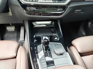BMW X3 2023 xDrive30i Leading Type M Obsidian Night Suit interior photo 15 BMW X3 2023 xDrive30i Leading Type M Obsidian Night Suit interior photo 15