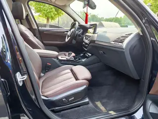 BMW X3 2023 xDrive30i Leading Type M Obsidian Night Suit interior photo 17 BMW X3 2023 xDrive30i Leading Type M Obsidian Night Suit interior photo 17