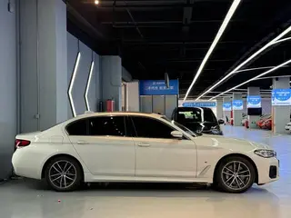BMW 5 Series 2021 535Le M Ensemble de sport extérieur photo 4