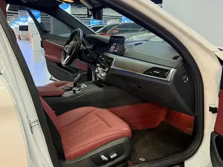 BMW 5 Series 2021 535Le M Ensemble de sport intérieur photo 15