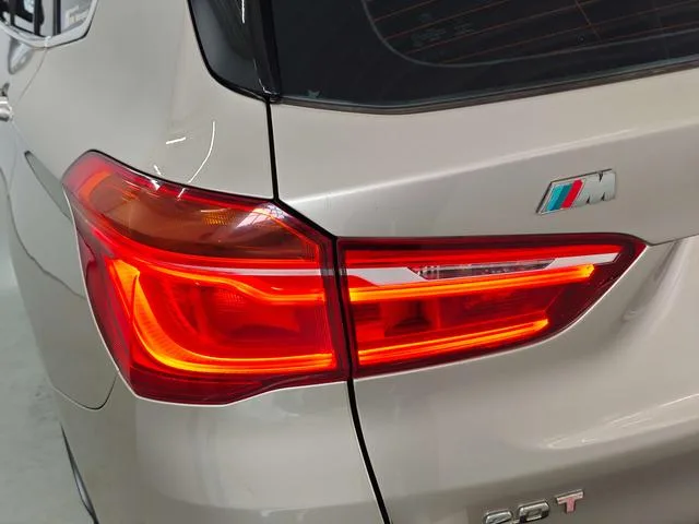 BMW X1 2019 xDrive20Li Tipo de lujo exterior foto 9 BMW X1 2019 xDrive20Li Tipo de lujo exterior foto 9