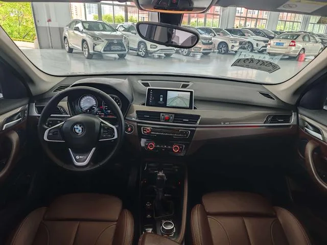 BMW X1 2019 xDrive20Li Tipo de lujo interior foto 11 BMW X1 2019 xDrive20Li Tipo de lujo interior foto 11