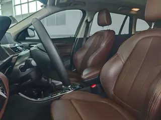 BMW X1 2019 xDrive20Li Tipo de lujo interior foto 16 BMW X1 2019 xDrive20Li Tipo de lujo interior foto 16